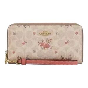 COACH Wallet NWT Long Zip Around In Signature Canvas Floral Print Multi
CA088